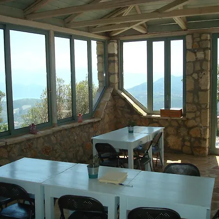 Merlot Village Kariá