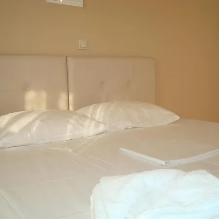 Merlot Village 아파트호텔 Kariá