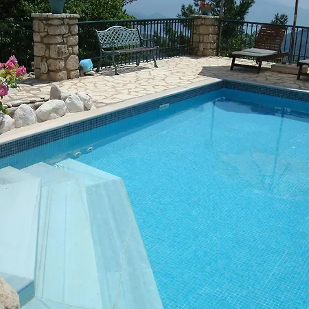 Merlot Village Rental Properties Aparthotel