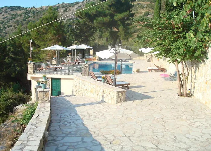 Merlot Village Kariá